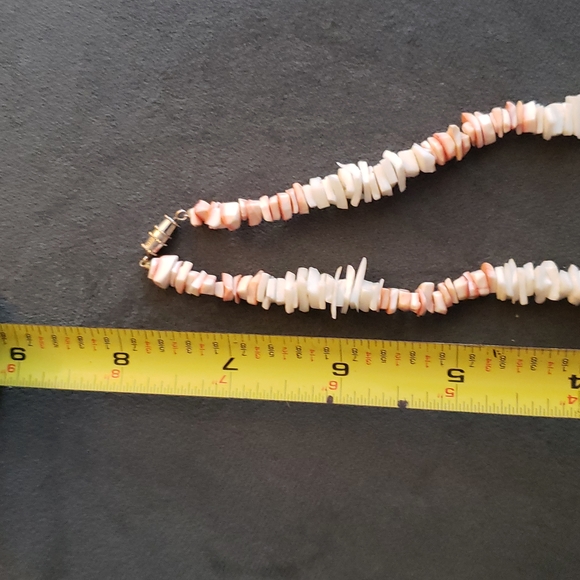 Shell necklace - Picture 2 of 3